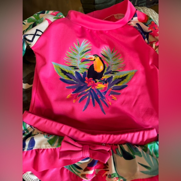 Lily and Dan 2t like new bathing suit so cute 🥰 great shape! - Picture 4 of 4